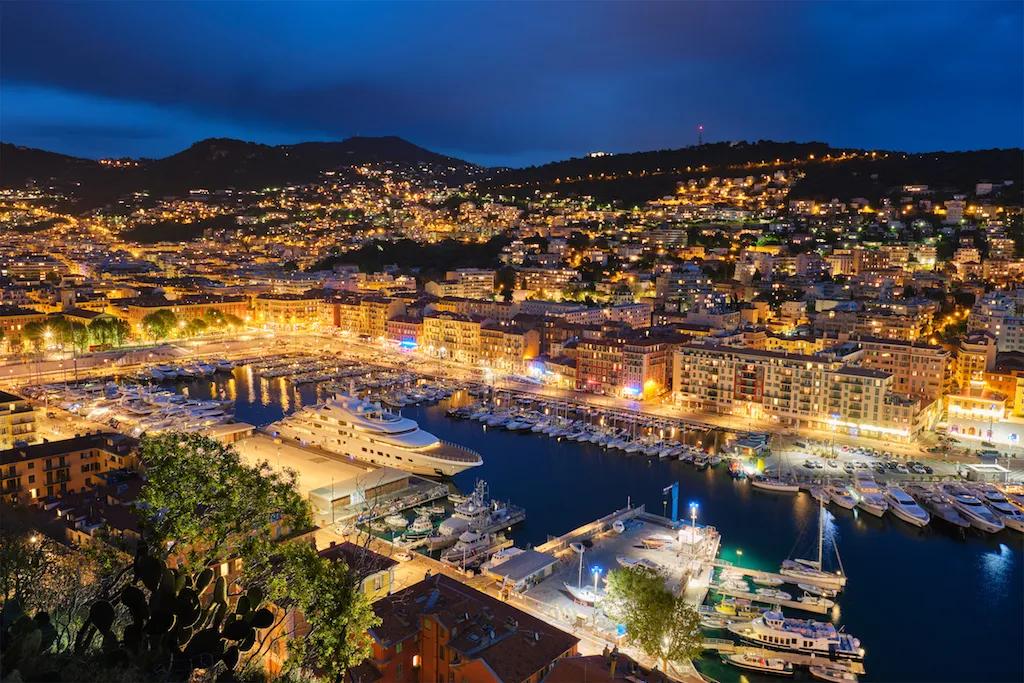 İZMİR’DEN BİR AVRUPA MASALI EXPRESS TURU Türk Hava Yolları Özel Seferi ile Gidiş / SunExpress Hava Yolları Tarifeli Seferi ile Dönüş ile 5 gece Sabah Milano gidiş – Öğlen Zürih dönüş
