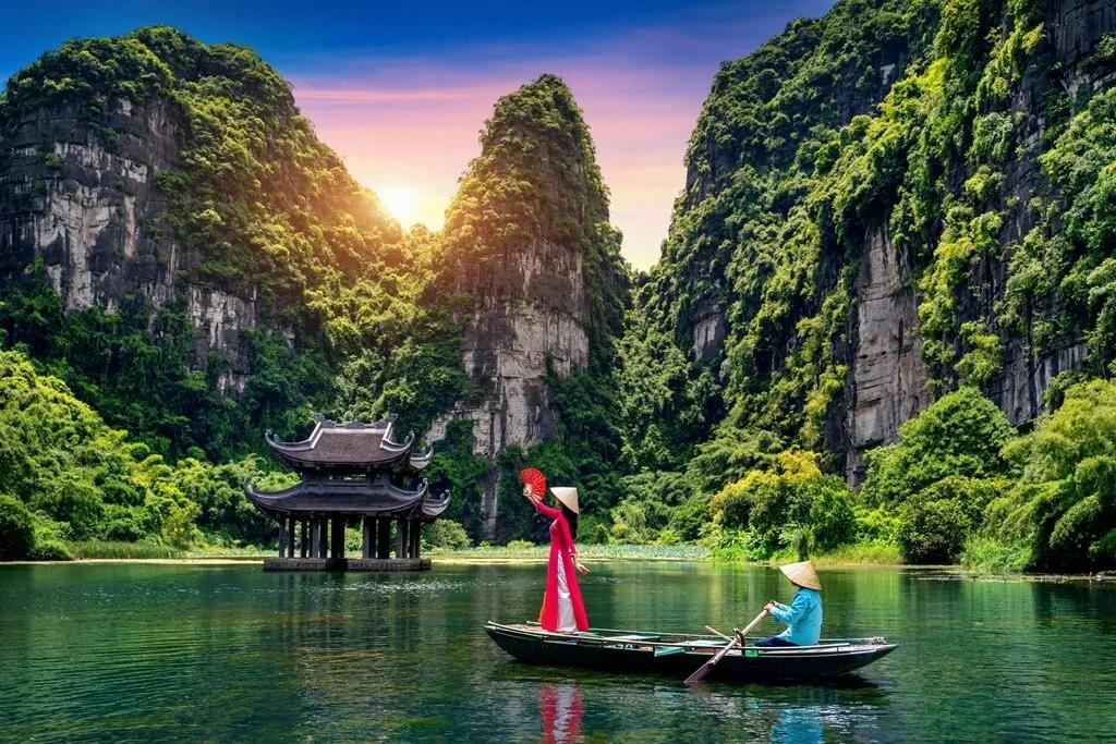Gold Mavi Ejderha, Khmer ve Siam “Vietnam, Kamboçya, Tayland” (SGN-BKK) THY ile 10 gece Ho Chi Minh City (2) - Hanoi (2) - Halong Bay (1) - Siem Reap (2) - Bangkok (3) | Tüm şehir turları ve giriş ücretleri dahil | 7 öğle yemeği ve 7 akşam yemeği dahil
